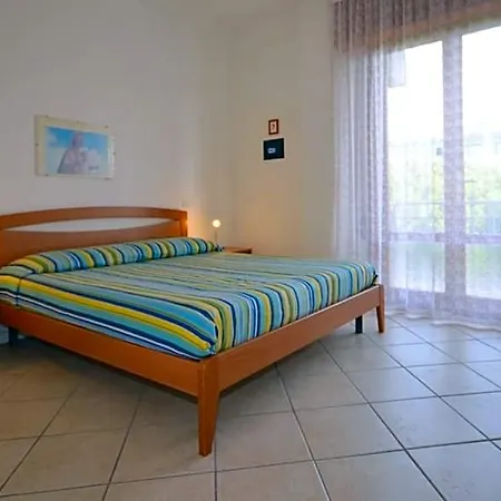 Charming Flat Only 50m From The With Parking Hotel